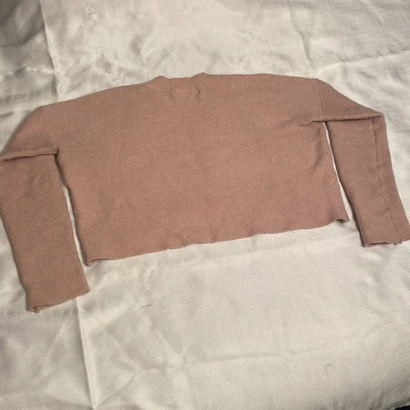 Cropped Sweater - Picture 6 of 7